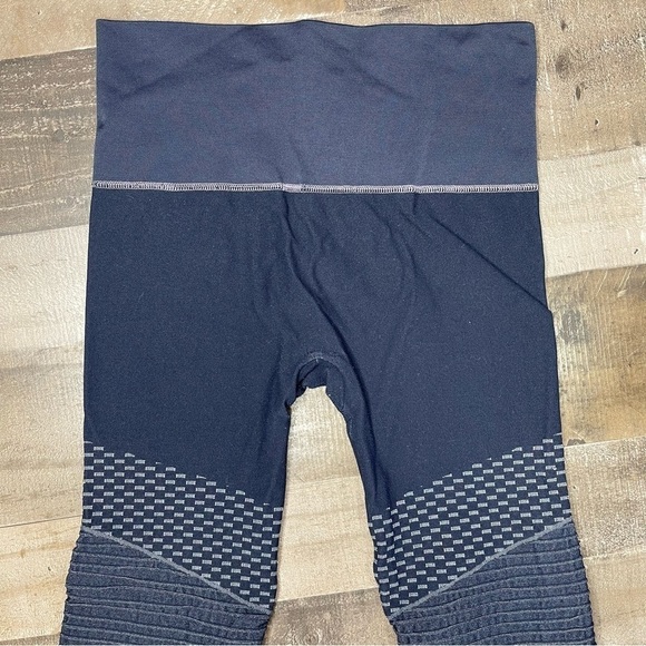 SPANX Look At Me Now Seamless Moto Leggings Indigo Sky size Large - Picture 6 of 12